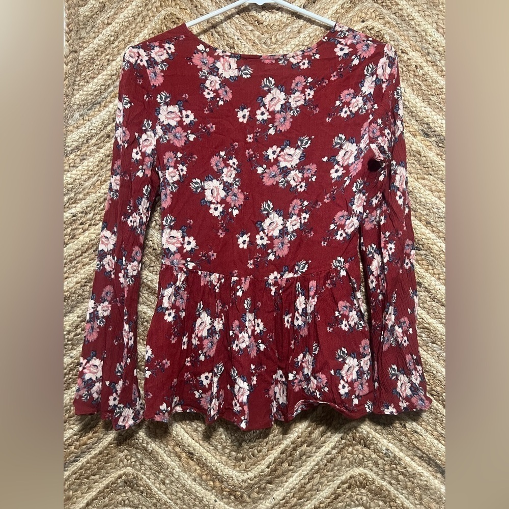 American Eagle Women's Red Floral Long Sleeve Front Tie & Cut Out Blouse,Size S - Picture 4 of 11